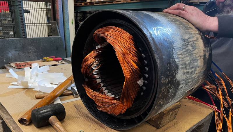 Rebobinage moteur électrique et bobinage moteur pour pompes et équipements industriels